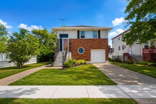 upper-26 Lancaster Road, Hempstead, NY, 11558 | Card Image