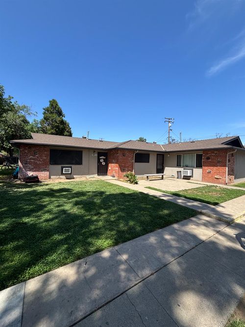 820 Clementa Way, Modesto, CA, 95351-3084 | Card Image