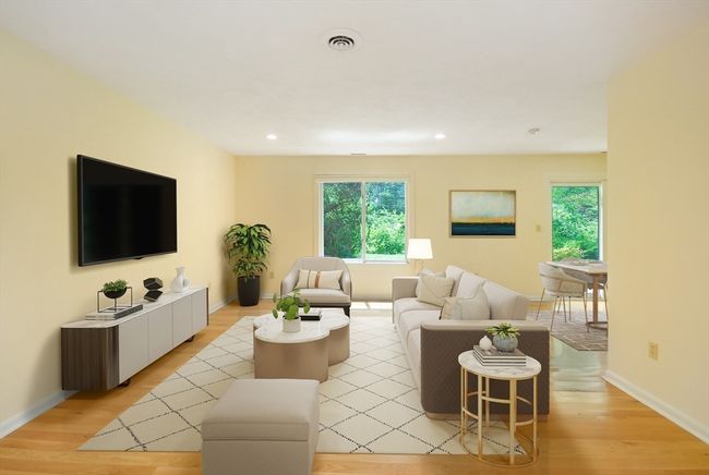 UNIT-3 - 19 Concord Greene, Condo with 2 bedrooms, 2 bathrooms and 1 parking in Concord MA | Image 4