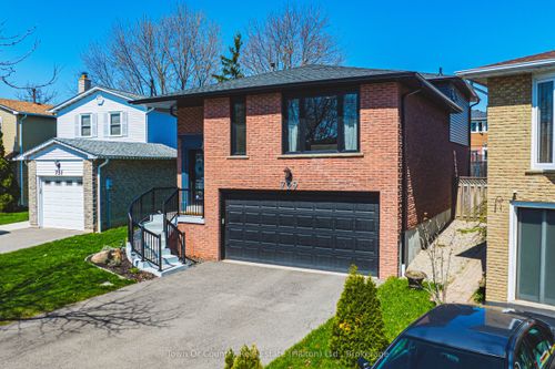 729 Coulson Ave, Milton, ON, L9T4J3 | Card Image