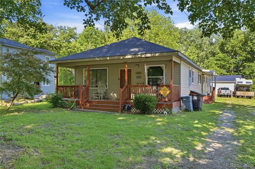 11583 Cape Cod St, Taylor, MI, 48180-3946 | Card Image