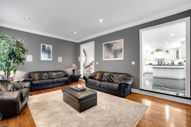360 Conservation Dr, House other with 6 bedrooms, 4 bathrooms and 8 parking in Brampton ON | Image 15