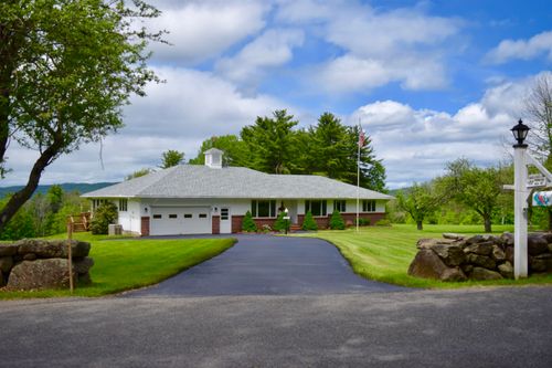 402 Pinnacle Hill Rd, New Hampton, NH, 03256-4854 | Card Image