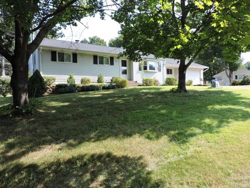 70 Robert Dr, South Windsor, CT, 06074-1512 | Card Image