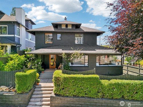 2233 2nd Ave W, Seattle, WA, 98119-2624 | Card Image