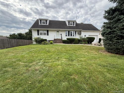3624 Ionia Street, Hempstead, NY, 11783 | Card Image