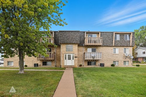 2390 Bicentennial Ave, Crest Hill, IL, 60403-8310 | Card Image