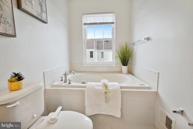 42812 Smallwood Ter, Townhouse with 3 bedrooms, 4 bathrooms and null parking in CHANTILLY VA | Image 38