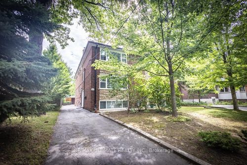 39 Laws St, Toronto, ON, M6P2Y8 | Card Image