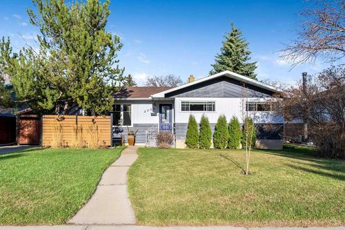 2008 Georgia St Sw, Calgary, AB, T3E4H2 | Card Image