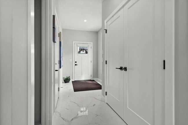 103 - 7820 Spring Willow Drive Sw, Townhouse with 4 bedrooms, 4 bathrooms and 2 parking in Calgary AB | Image 4