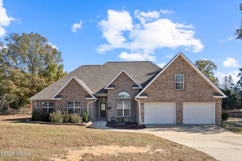 102 Heritage Dr, Warner Robins, GA, 31093-6616 | Card Image