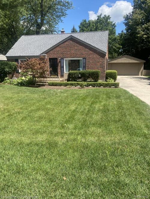 1921 Beverly St, Sylvan Lake, MI, 48320-1507 | Card Image