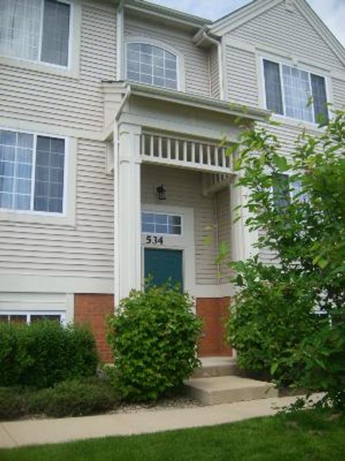 534 Cary Woods Cir, Cary, IL, 60013-2069 | Card Image