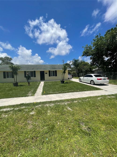 1476 7th St, West Palm Beach, FL, 33401-3044 | Card Image