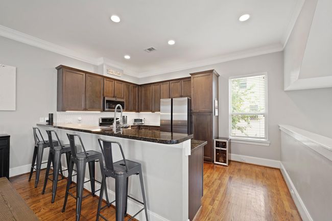 Example of chair capacity. | Image 6