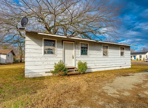 931 N Cherry St, Ada, OK, 74820-2048 | Card Image