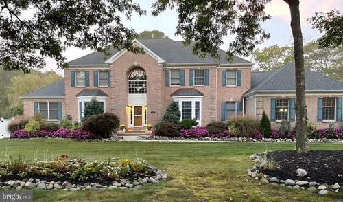 1090 Ridge Ave, MANAHAWKIN, NJ, 08050-5609 | Card Image