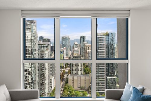 2004-1238 Seymour St, Vancouver, BC, V6B6J3 | Card Image