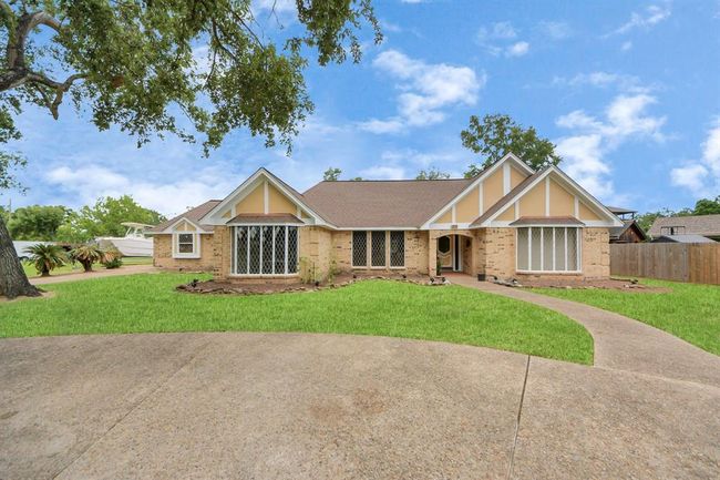 2514 Loganberry Circle, House other with 3 bedrooms, 2 bathrooms and 3 parking in Seabrook TX | Image 4