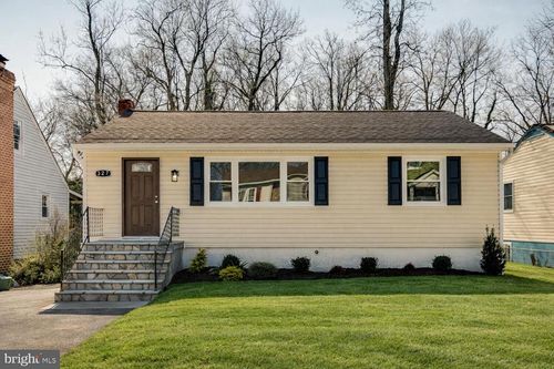 327 Howard Ave, ROCKVILLE, MD, 20850-1635 | Card Image