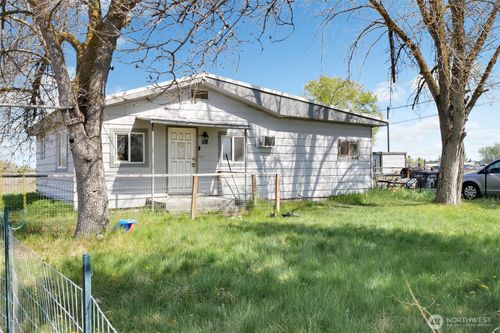 9550 Maple Dr Ne, Moses Lake, WA, 98837-4218 | Card Image