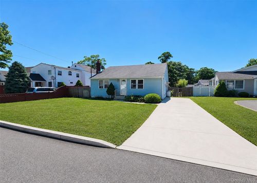 10 Midwood Pl, Farmingville, NY, 11738-2021 | Card Image