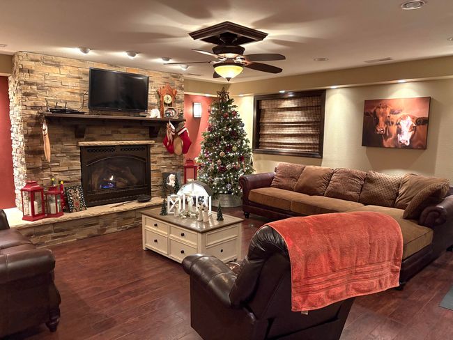 Living Room Lower Level 2 | Image 30