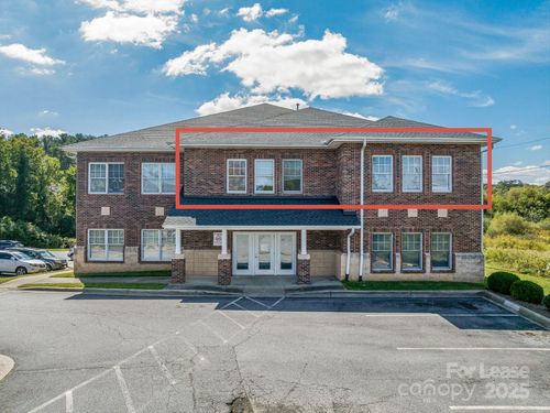 ste-c-120 Chadwick Square Ct, Hendersonville, NC, 28739-3200 | Card Image