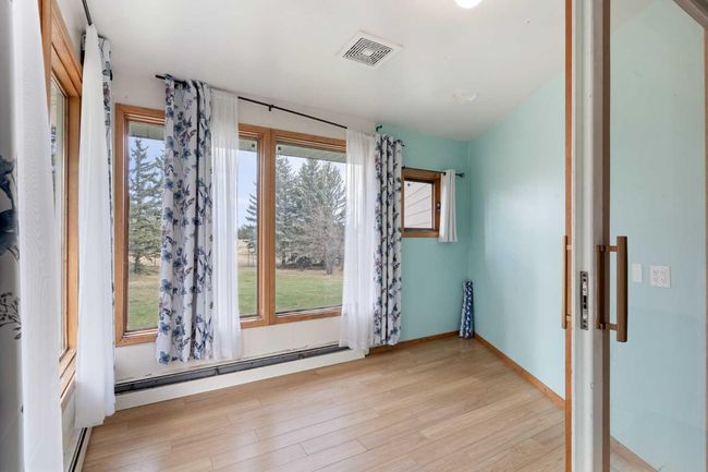 1008 Shawnee Dr Sw, House other with 3 bedrooms, 4 bathrooms and 6 parking in Calgary AB | Image 22