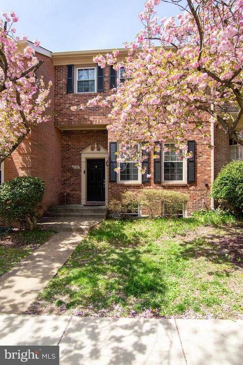 8230 La Faye Ct, ALEXANDRIA, VA, 22306-3200 | Card Image