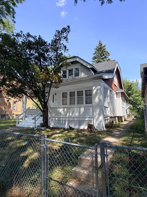 3050 N 24th Pl, Milwaukee, WI, 53206-1257 | Card Image