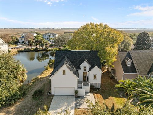 695 Gate Post Dr, Mount Pleasant, SC, 29464-4944 | Card Image