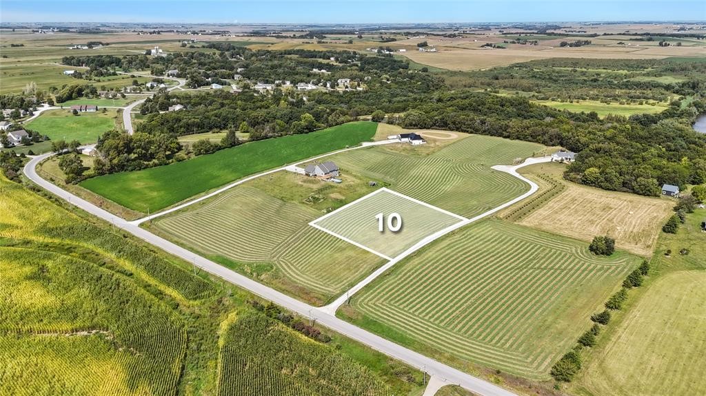 Land in Pella