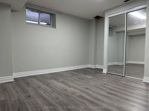 29 Hollybush St, Brampton, ON, L6R1A5 | Card Image