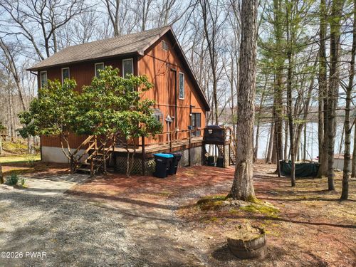 212 Fawn Lake Dr, Hawley, PA, 18428-4011 | Card Image
