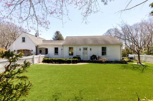 6 Scottsdale Rd, Centerville, MA, 02632-3033 | Card Image