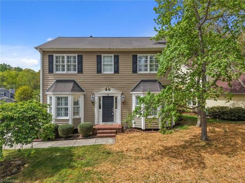 70 Park Village Ln, Greensboro, NC, 27455-2464 | Card Image