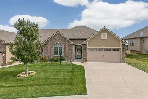 4703 Stonebridge Dr W, Saint Joseph, MO, 64505-8311 | Card Image