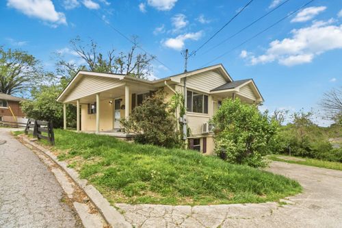 104 Lilac Dr, Berea, KY, 40403-1525 | Card Image