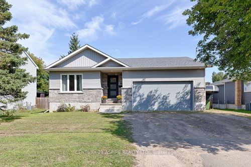 44 Doran Rd, Petawawa, ON, K8H1P9 | Card Image