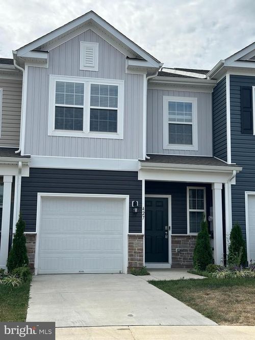 427 Tevis St, WINCHESTER, VA, 22601-6157 | Card Image