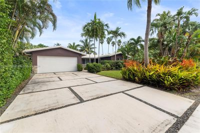 3460 Ne 17th Way, House other with 3 bedrooms, 2 bathrooms and null parking in Oakland Park FL | Image 2