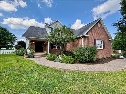 4 Julie Ln, Marietta, OH, 45750-8054 | Card Image