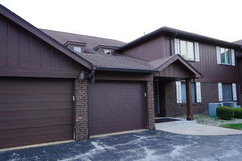 a71-2545 E Lakeshore Dr, Crown Point, IN, 46307-7040 | Card Image