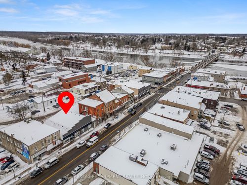 64 Argyle St N, Caledonia, ON, N3W1B9 | Card Image