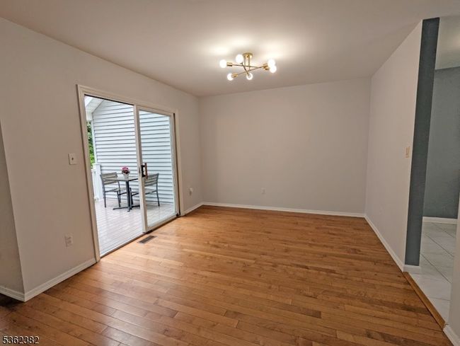 22 Arthurs Ct, Townhouse with 3 bedrooms, 2 bathrooms and null parking in Berkeley Heights NJ | Image 5