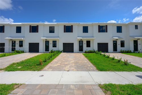 880 Sw 1st St, Florida City, FL, 33034-4602 | Card Image