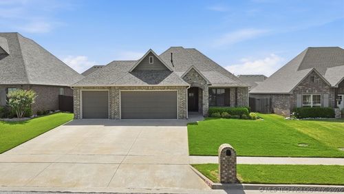 8110 N 77th East Ave, Owasso, OK, 74055-7670 | Card Image