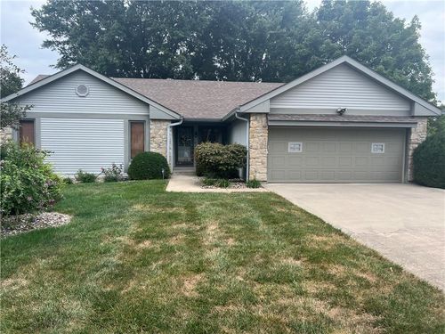 7004 N Benton Ct, Gladstone, MO, 64119-1193 | Card Image